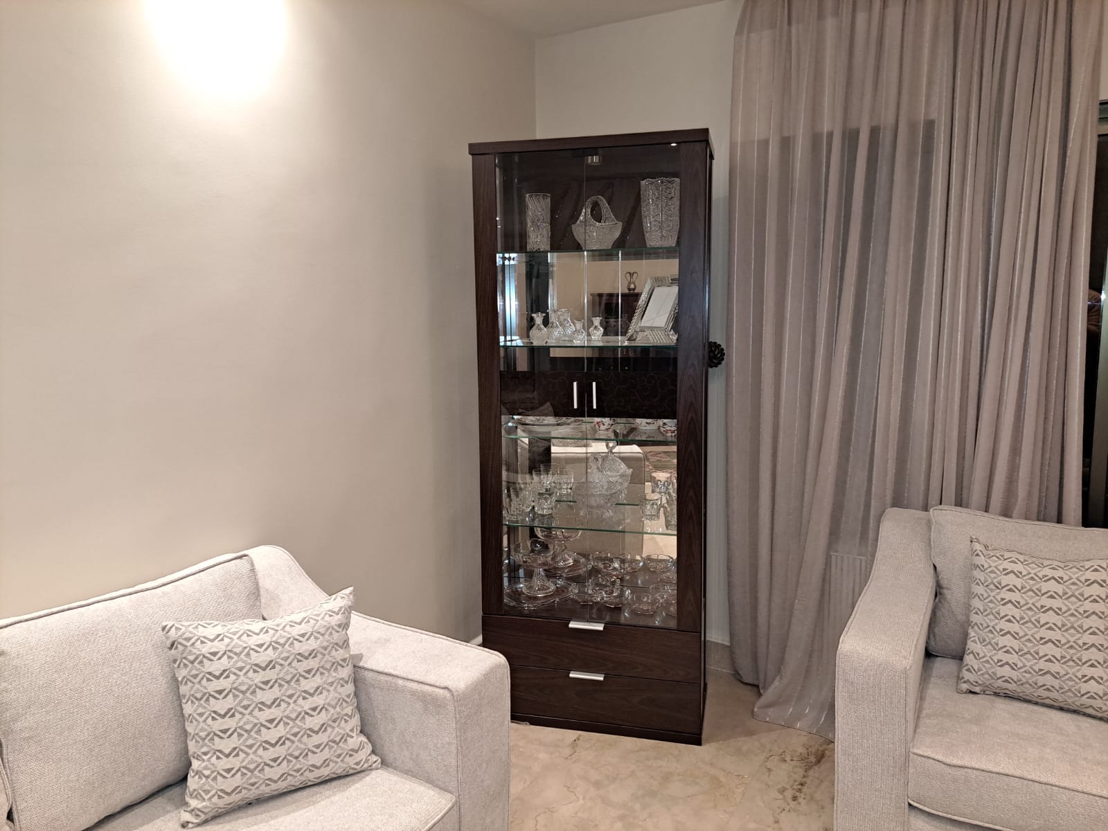 A fourth-floor apartment with a roof, available for rent or sale in Abdoun. - Property Image 5